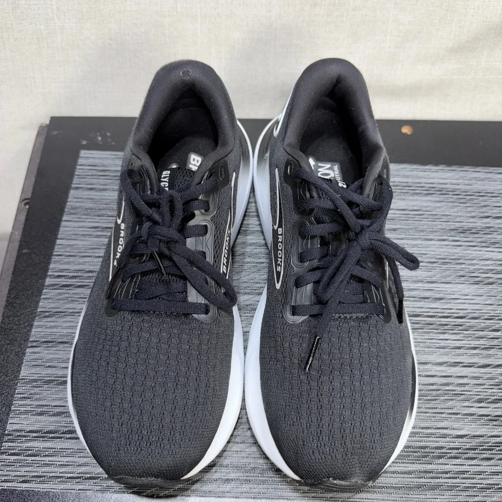 Brooks wear scuffs